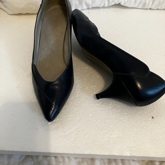 5 1/2 Blue leather Francine shoes - Picture 2 of 5